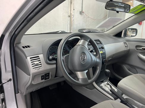 Used 2010 Toyota Corolla LE image 10