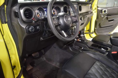 Used 2023 Jeep Gladiator Willys image 13