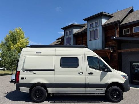 Used 2019 Mercedes-Benz Sprinter 2500 image 4
