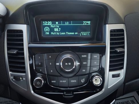 Used 2011 Chevrolet Cruze LTZ image 10