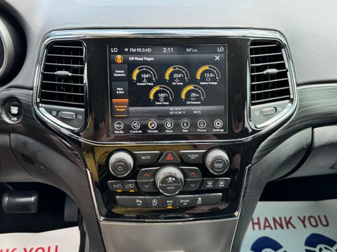 Used 2021 Jeep Grand Cherokee Laredo X image 22