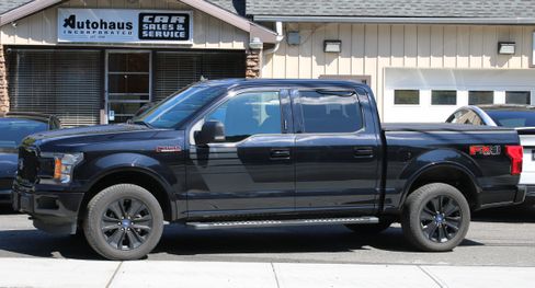 Used 2019 Ford F150 XLT image 2