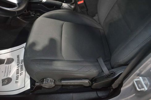 Used 2018 Jeep Wrangler Unlimited Sahara image 13