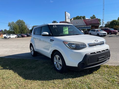 Used 2015 Kia Soul image 6
