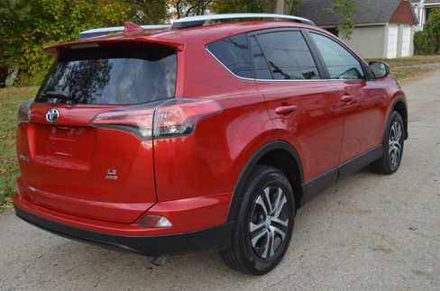 Used 2016 Toyota RAV4 LE image 5