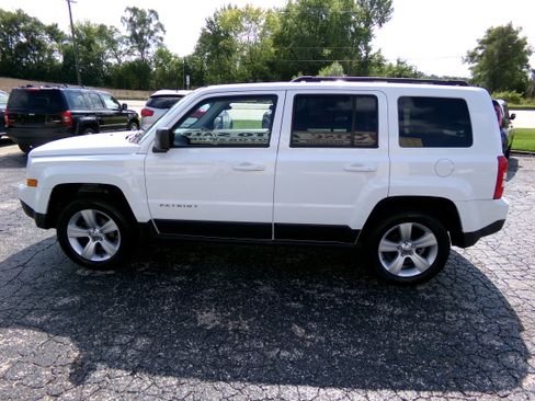 Used 2014 Jeep Patriot Latitude image 2