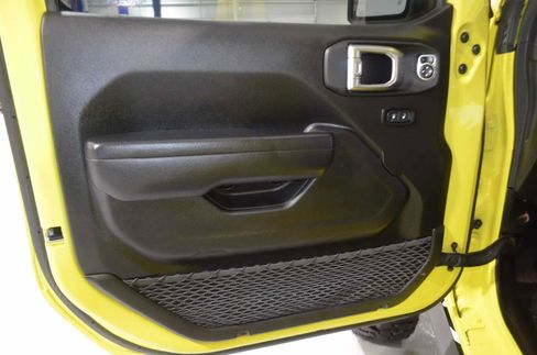 Used 2023 Jeep Gladiator Willys image 16