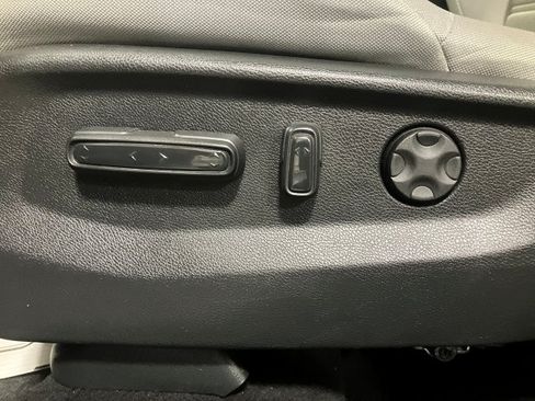 Used 2019 Honda CR-V EX image 11