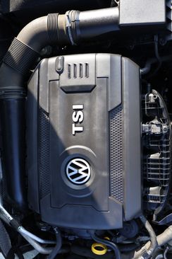 Used 2014 Volkswagen Passat 1.8T SEL Premium image 25