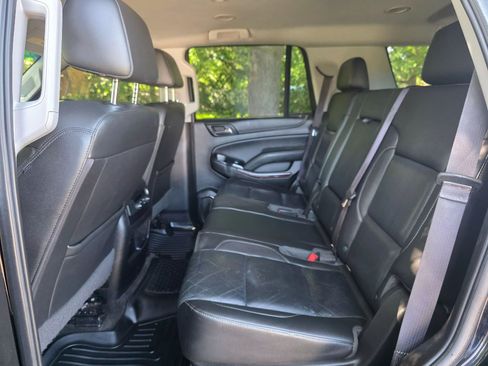 Used 2017 GMC Yukon SLT image 9