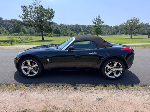 Used 2007 Pontiac Solstice GXP image 25