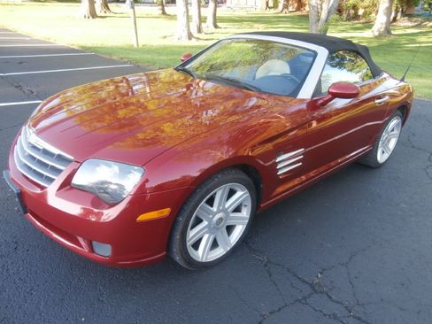 Used 2005 Chrysler Crossfire Limited image 2