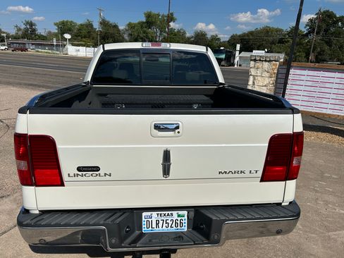 Used 2006 Lincoln Mark LT image 3