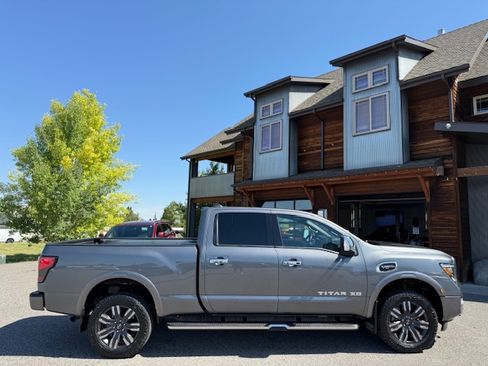 Used 2023 Nissan Titan XD Platinum Reserve image 7