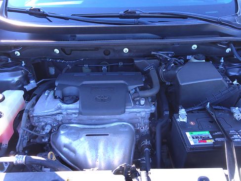 Used 2015 Toyota RAV4 LE image 37