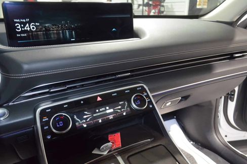 Used 2024 Genesis GV80 2.5T image 23