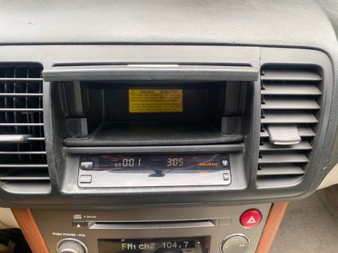 Used 2005 Subaru Outback 2.5i image 24