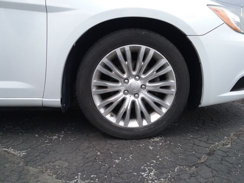 Used 2013 Chrysler 200 Limited image 15