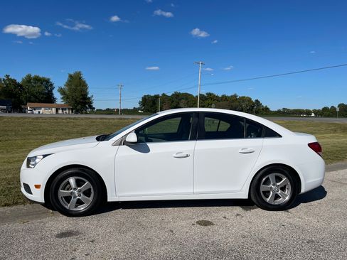 Used 2014 Chevrolet Cruze LT image 2
