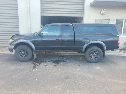 Used 2004 Toyota Tacoma image 4