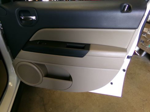 Used 2014 Jeep Patriot Latitude image 14