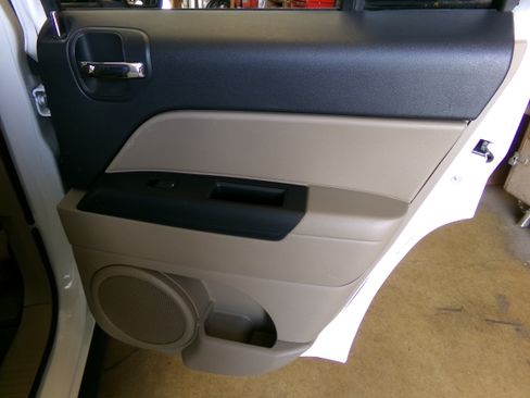 Used 2014 Jeep Patriot Latitude image 15