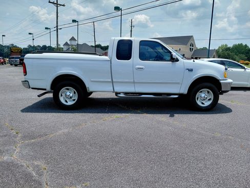 Used 1998 Ford F150 XLT image 4
