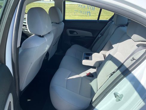 Used 2014 Chevrolet Cruze LT image 9