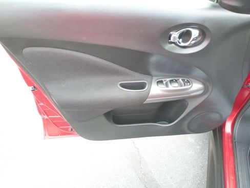 Used 2013 Nissan Juke S image 11