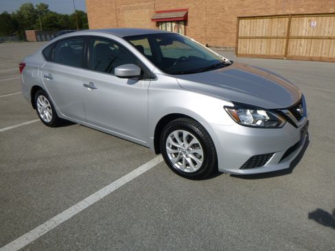 Used 2019 Nissan Sentra SV image 4