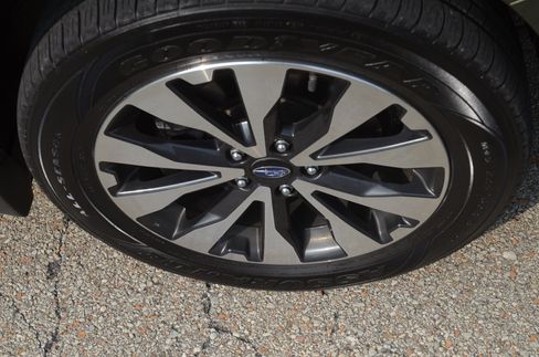 Used 2017 Subaru Outback 2.5i Limited image 30