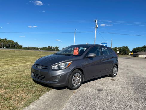 Used 2016 Hyundai Accent SE image 1