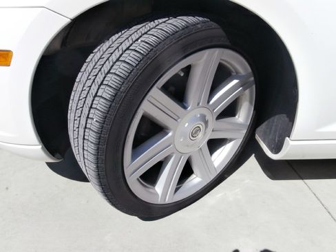 Used 2005 Chrysler Crossfire Limited image 16