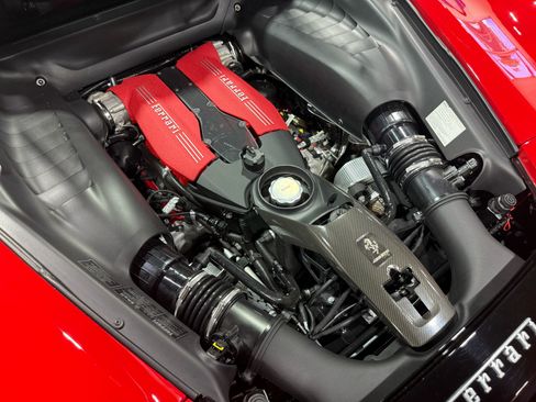 Used 2016 Ferrari 488 GTB image 9