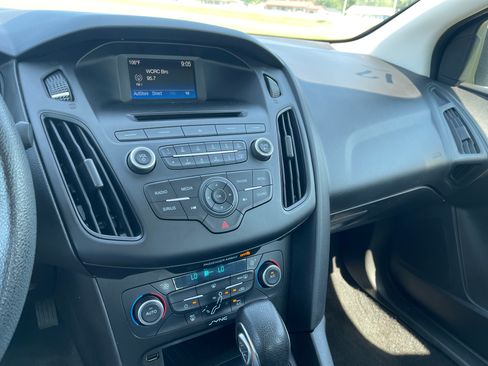 Used 2017 Ford Focus SE image 10