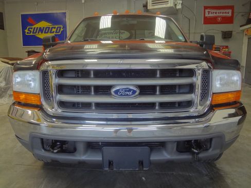 Used 1999 Ford F350 Lariat image 2