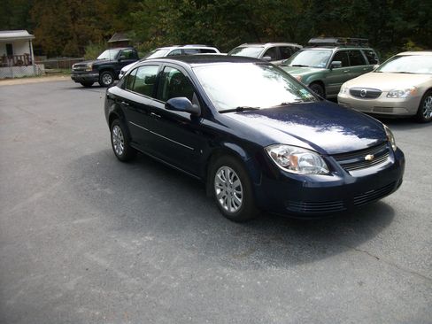 Used 2009 Chevrolet Cobalt LT image 2