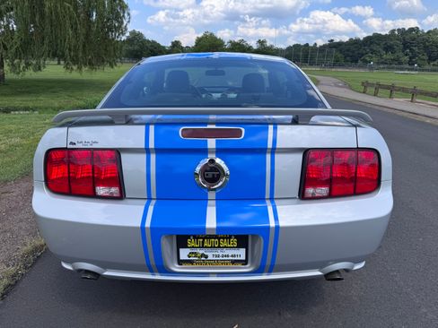 Used 2005 Ford Mustang GT Premium image 30