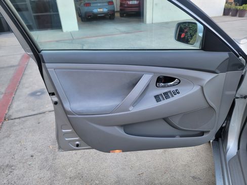Used 2010 Toyota Camry image 20