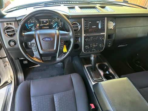 Used 2017 Ford Expedition XL image 12