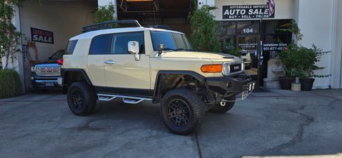 Used 2008 Toyota FJ Cruiser image 2