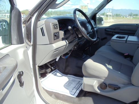 Used 2004 Ford F350 XL image 17