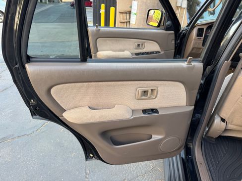 Used 2000 Toyota 4Runner Sport image 18
