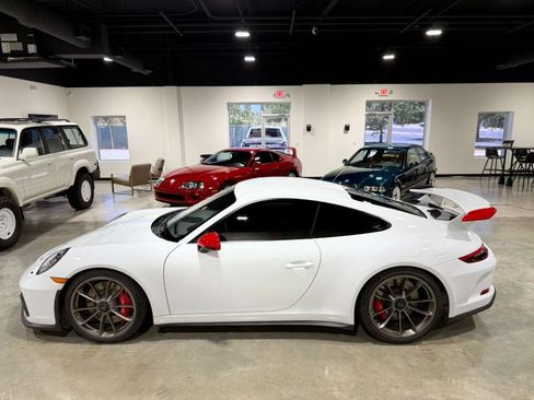 Used 2018 Porsche 911 GT3 image 9