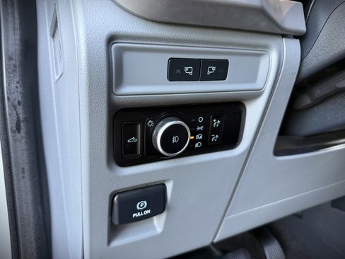Used 2023 Ford F150 XL image 32
