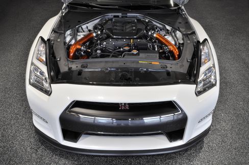 Used 2014 Nissan GT-R Black Edition image 16