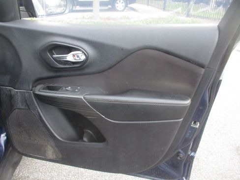 Used 2016 Jeep Cherokee Latitude image 7