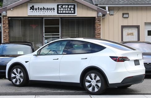 Used 2023 Tesla Model Y Long Range image 4