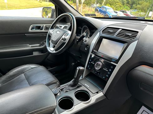 Used 2014 Ford Explorer Sport image 13