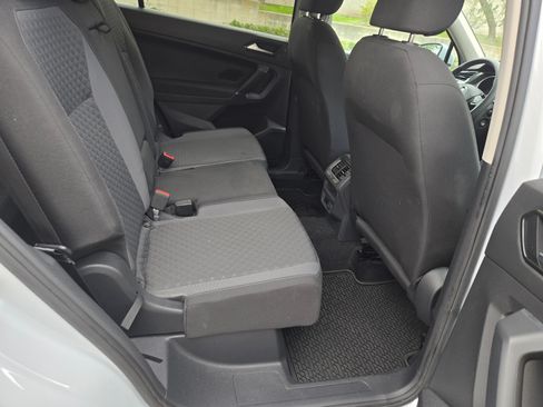 Used 2018 Volkswagen Tiguan S image 17